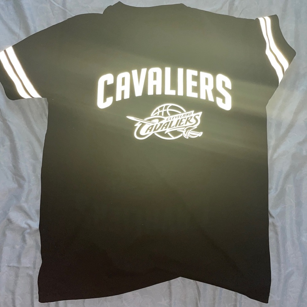 reflective cleveland cavaliers tee